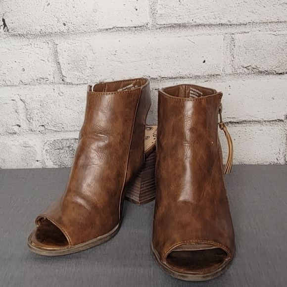 Women's Brash Chucky Heel Open Toe Ankle Boot - Picture 2 of 5